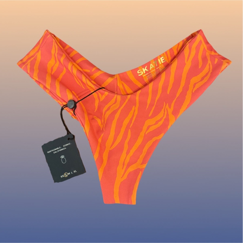 Skatie Bikini Bottom